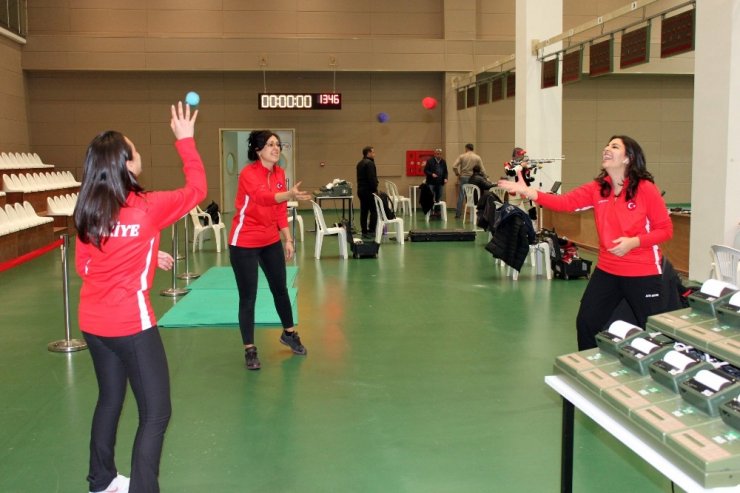 Rus atıcılar, Tokyo Olimpiyatları’na Mersin’de hazırlanıyor