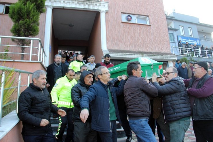 Yüksekten düşerek ölen emekli polis son yolculuğuna uğurlandı