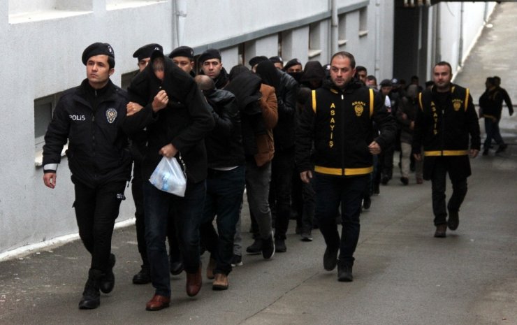 Dolandırıcılar para trafiğini öğretim görevlisinin hesabından yapmışlar