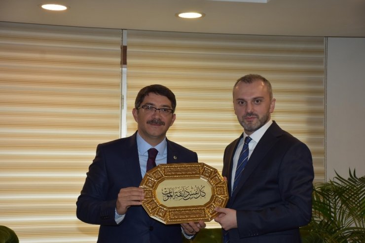 Genel Başkan Yardımcısı Kandemir’den Başkan Çelik’e övgü