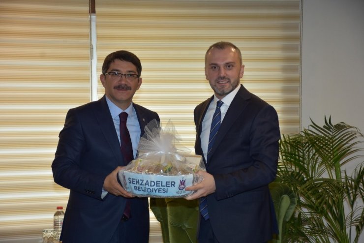 Genel Başkan Yardımcısı Kandemir’den Başkan Çelik’e övgü