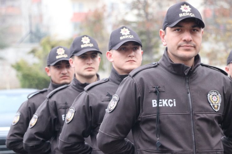 Aksaray’da bekçiler sokakların asayişini sağlıyor