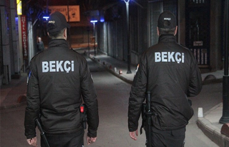 Aksaray’da bekçiler sokakların asayişini sağlıyor