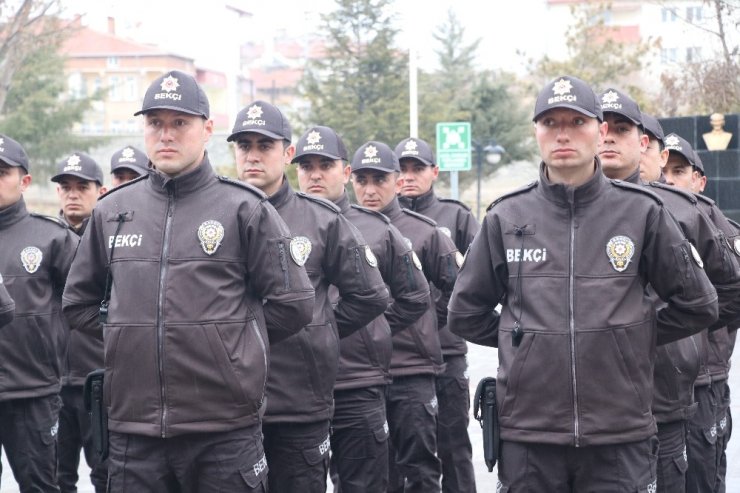 Aksaray’da bekçiler sokakların asayişini sağlıyor