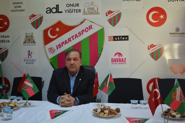 Isparta 32 Spor Başkanı Yazgan: "Tek yürek, tek yumruk olup şampiyon olacağız"