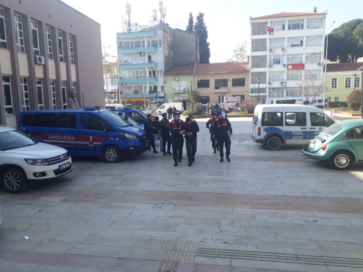 5 ton zeytini çalıp yağını sıktılar