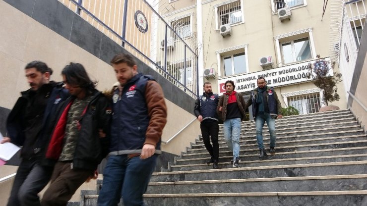 Bahçelievler’de iş yeri sahibini silahla gasp ettiler