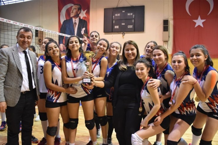 Isparta Spor Lisesi’nden filede çifte şampiyonluk