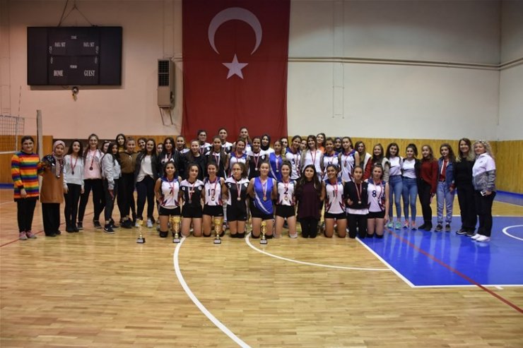 Isparta Spor Lisesi’nden filede çifte şampiyonluk