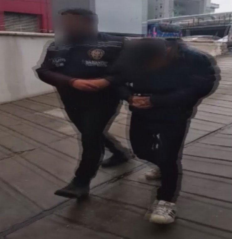 İş yerinden hırsızlık güvenlik kamerasında