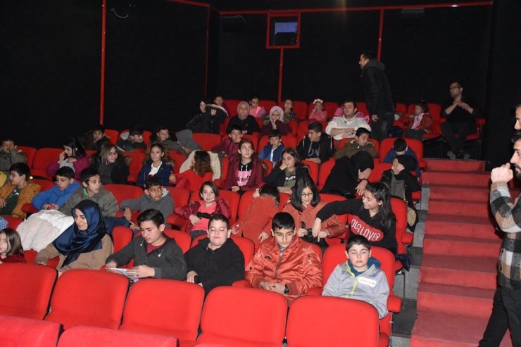 Isparta’daki gençler ’Beyaz Hüzün’ filmini izledi