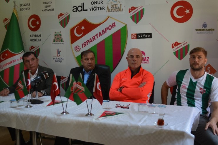 Isparta 32 Spor Başkanı Yazgan: "Tek yürek, tek yumruk olup şampiyon olacağız"