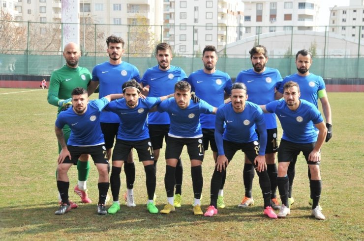 Karaköprü Belediyespor tek attı üç aldı