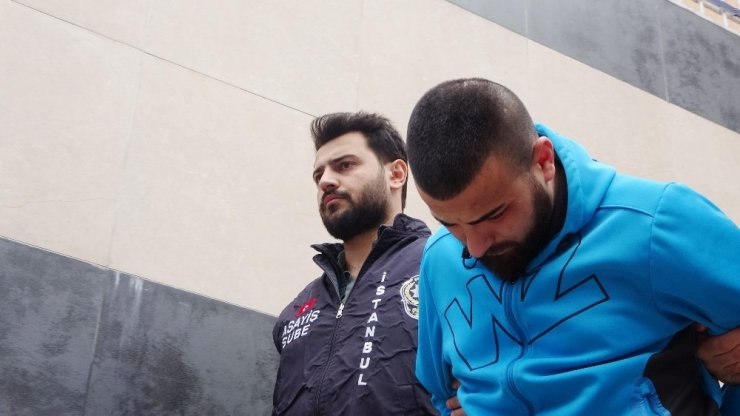 Cinayetten sonra ayakkabılarını bile giymeden kaçtı