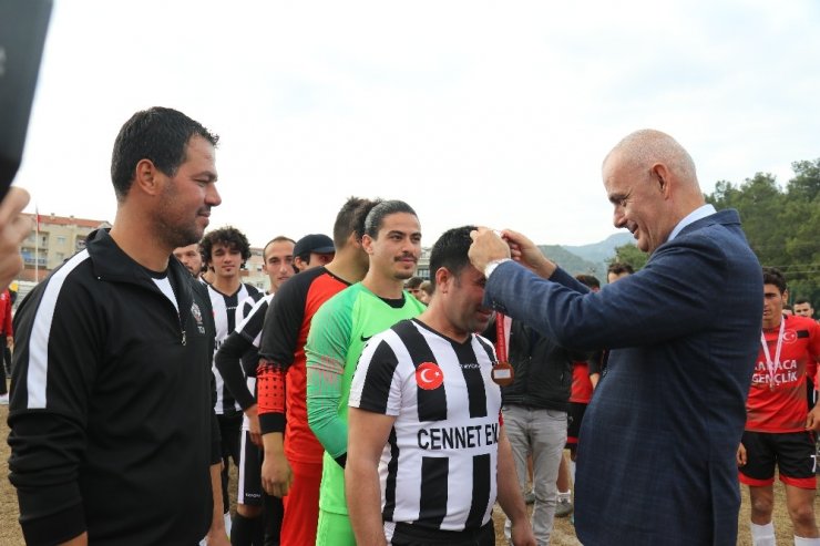 Marmaris Kaymakamlığı Muhtarlık Turnuvasında kupalar sahiplerini buldu