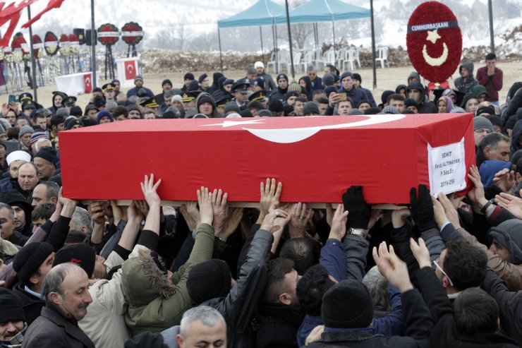 Şehit Piyade Sözleşmeli Er Fevzi Altınayak'ın naaşı Konya'da toprağa verildi