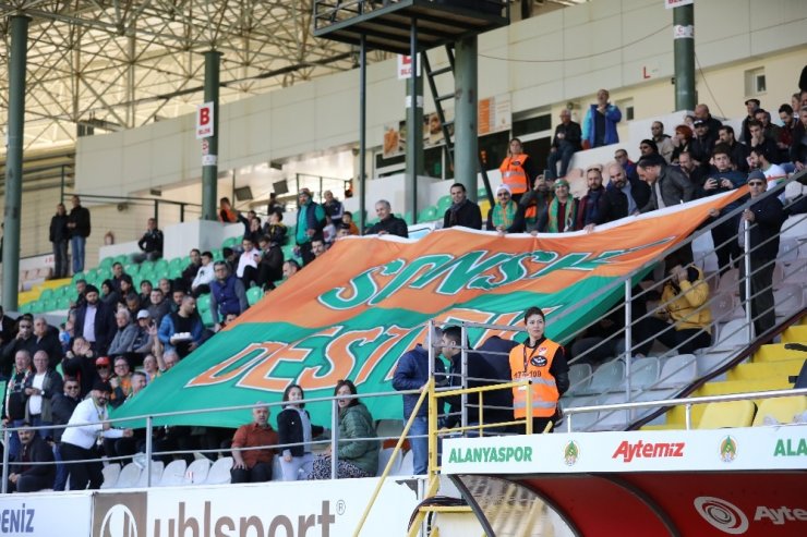 Süper Lig: Aytemiz Alanyaspor: 1 - Kayserispor: 0 (İlk yarı)