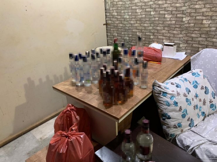 Barda 30 şişe kaçak içki ele geçirildi