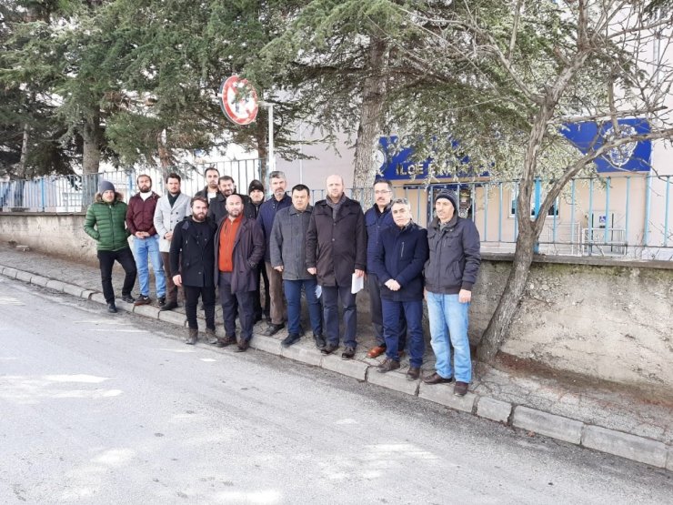 İYİ Parti’nin konferans afişlerine suç duyurusu
