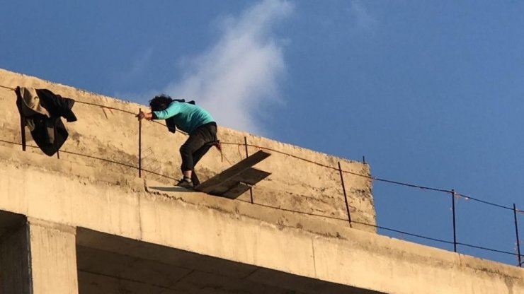 Bursa’da intihara kalkışan bir kişi polis tarafından kurtarıldı