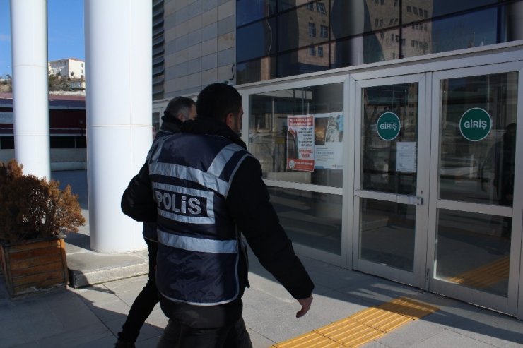 Kardeş katili adliyeye sevk edildi