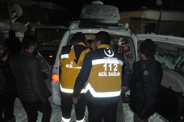 Yüksekova’da hasta kurtarma operasyonu