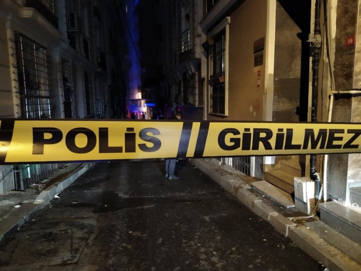 Sokak ortasındaki tartışma kanlı bitti: 2 yaralı