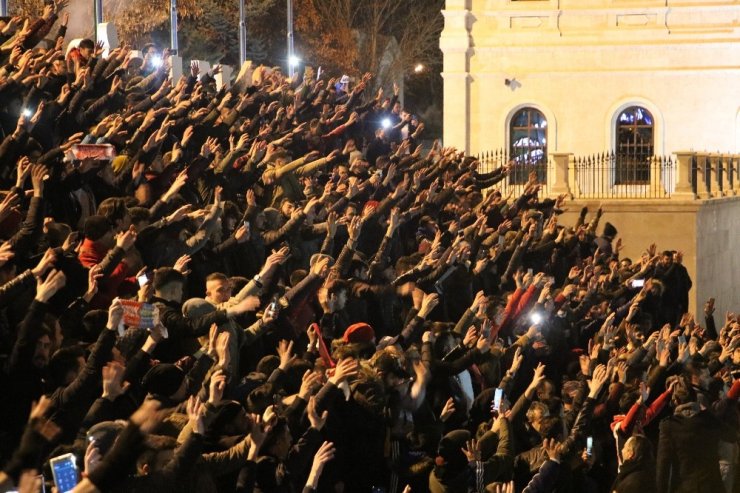 Sivas’ta, Beşiktaş galibiyeti doyasıya kutlandı