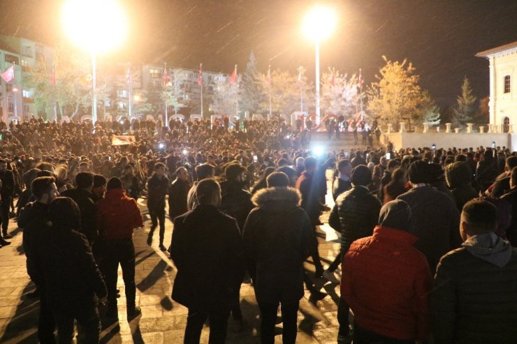 Sivas’ta, Beşiktaş galibiyeti doyasıya kutlandı