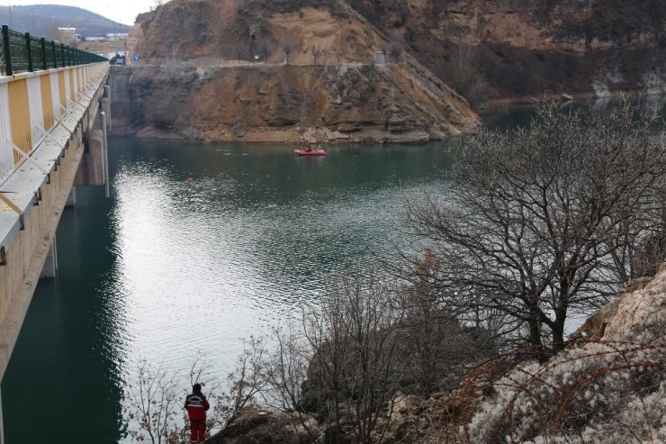Türkiye’nin dört bir yanından gelen ekipler kayıp Gülistan’ı arıyor