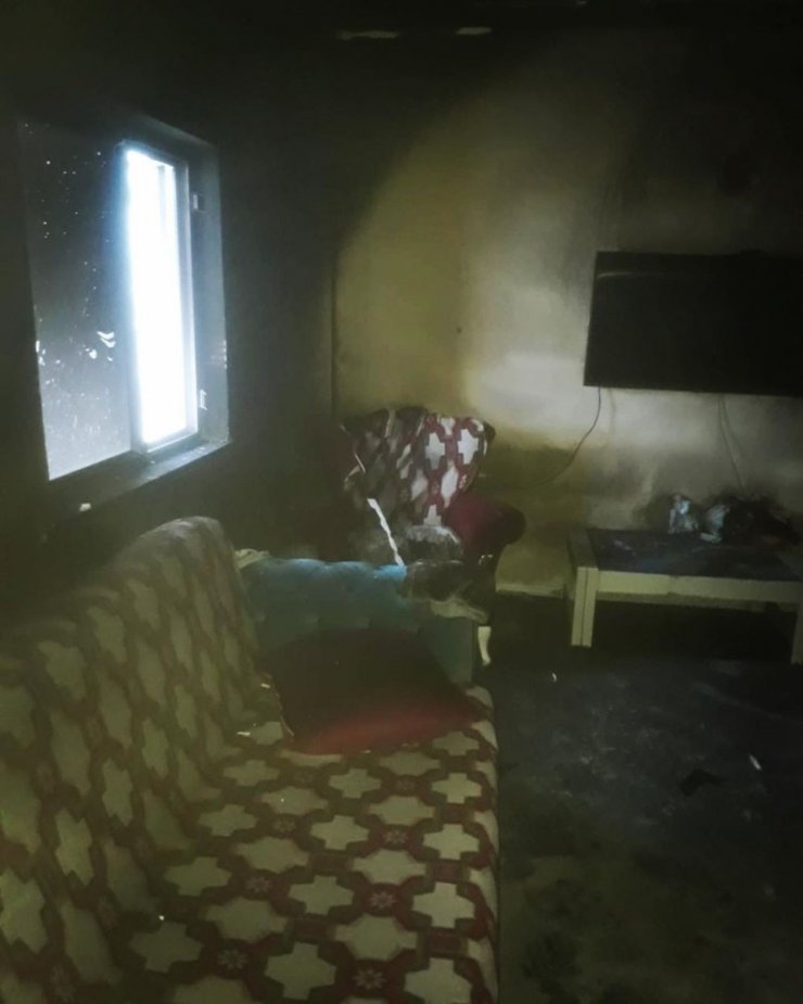 Van’da ev yangını