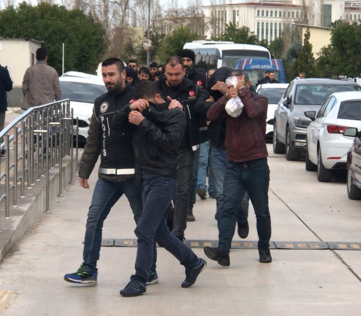 GÜNCELLEME - Adana merkezli uyuşturucu operasyonunda 12 zanlı tutuklandı
