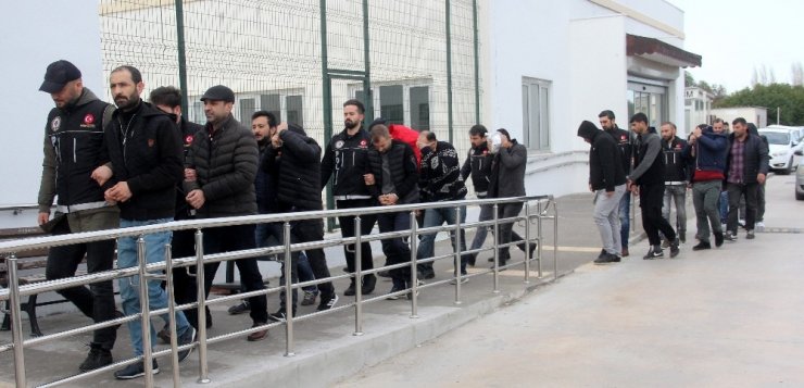 Narkotik operasyonunda gözaltına alınanlar adliyeye sevk edildi