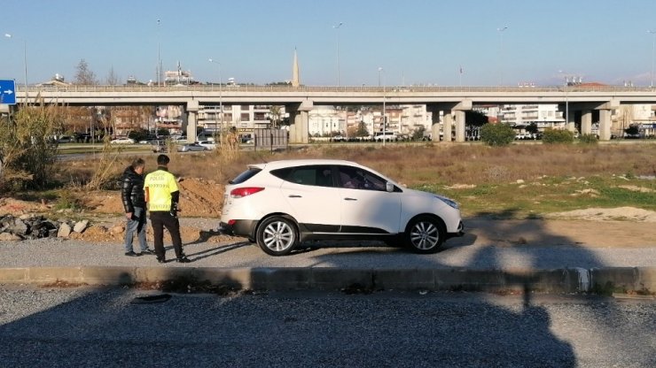 Motosiklet otomobile çarptı: 1 yaralı