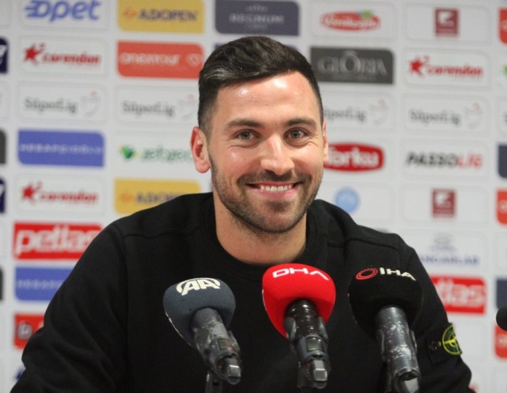 Antalyaspor’da Sinan Gümüş resmi sözleşmeyi imzaladı