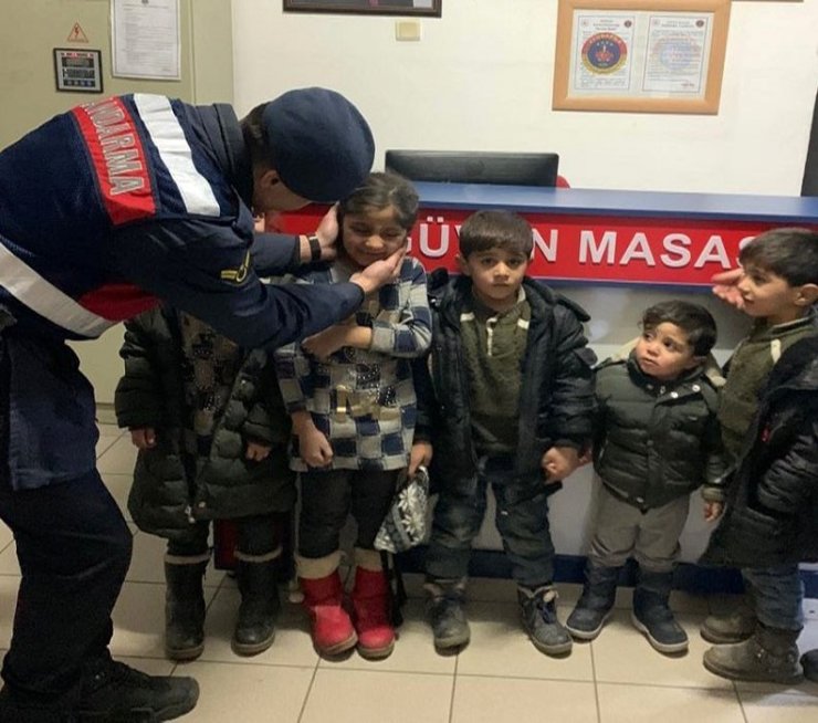 Afganistan uyruklu 25 düzensiz göçmen yakalandı