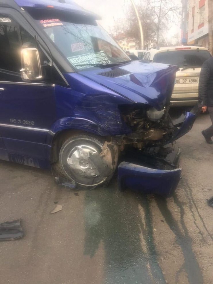 Başkent’te dolmuş kazası: 7 yaralı
