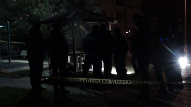 Çorum’da bir genç parkta tüfekle öldürüldü