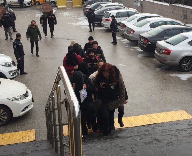 Eskişehir’de fuhuş operasyonu: 8 gözaltı