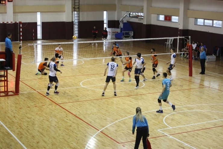 Haliliye Belediyespor liderliğini sürdürüyor