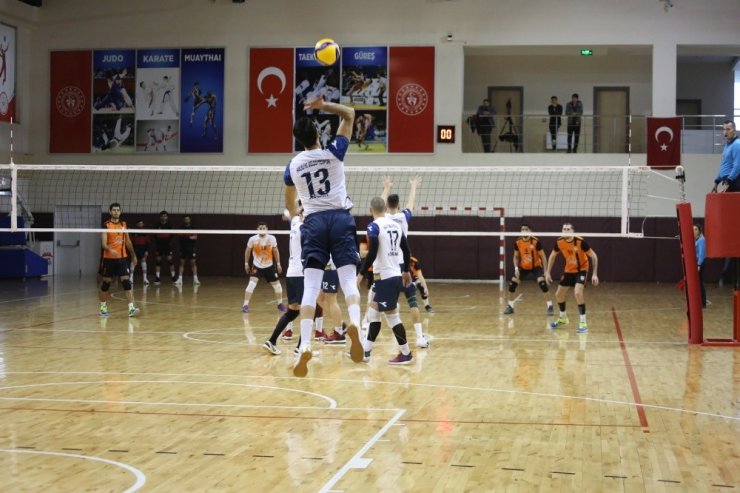 Haliliye Belediyespor liderliğini sürdürüyor