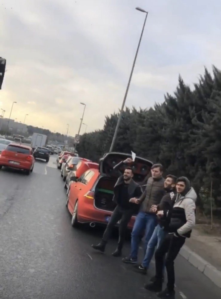 İstanbul’da asker uğurlama konvoyunda “drift” terörü