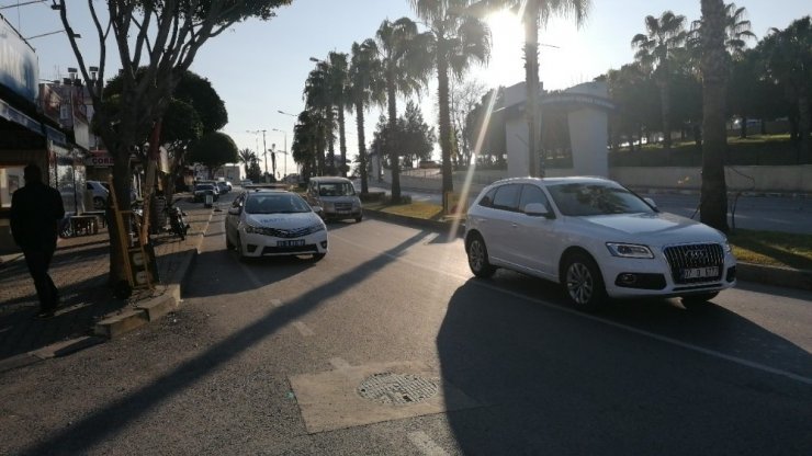 Motosiklet otomobile çarptı: 1 yaralı