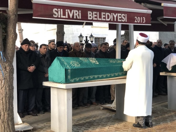 Metrobüs yoluna girerek kaza yapan genç motorcu, son yolcuğuna uğurlandı