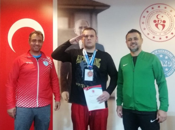 İlk defa katıldıkları müsabakadan 3 madalya ile döndü