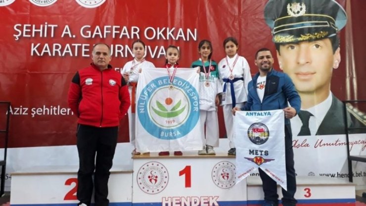 Nilüferli karatecilerden 11 madalya