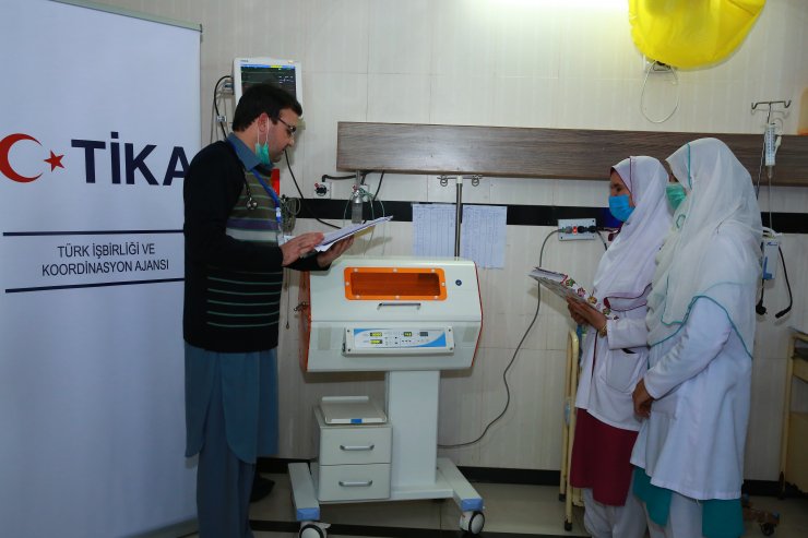 TİKA'dan Pakistan'daki hastanenin çocuk servisine modern tıbbi malzeme desteği