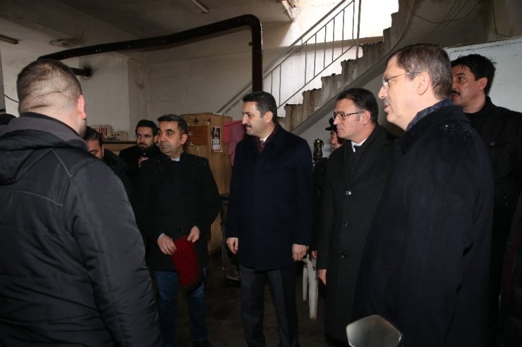 Ekmek tekneleri yanan esnafa Başkan Eroğlu’ndan destek sözü