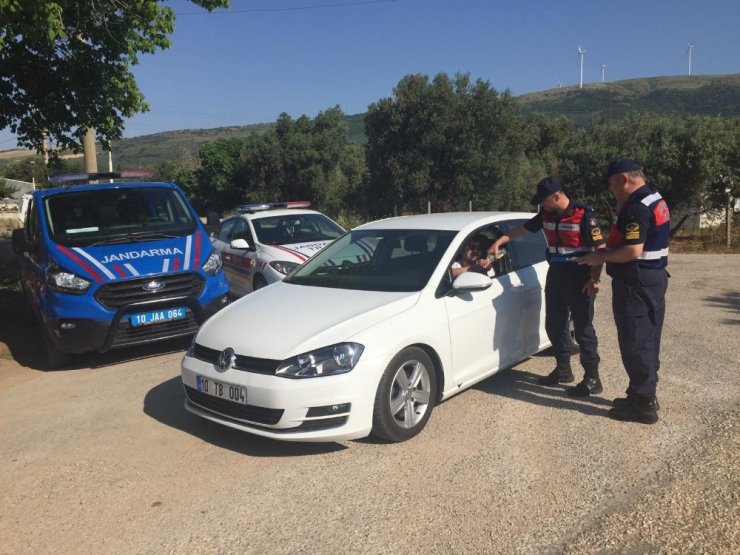 Jandarma 12 aranan şahsı ele geçirdi