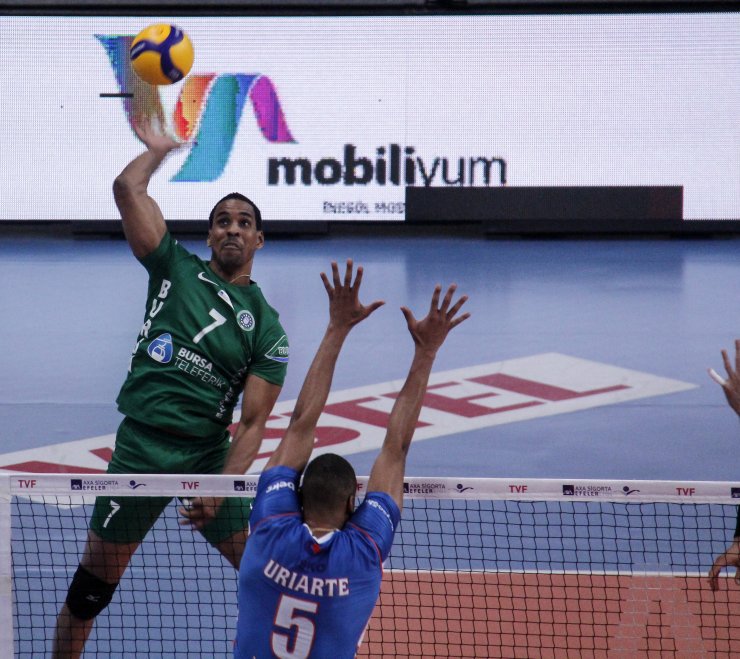 Voleybol: AXA Sigorta Efeler Ligi